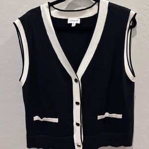 Evereve Black and Cream V-Neck Sweater Vest